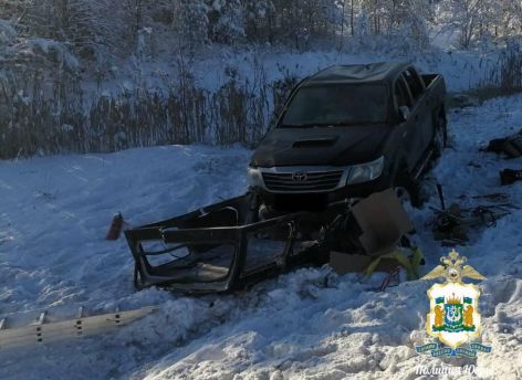 В Сургутском районе погиб водитель улетевшего в кювет внедорожника