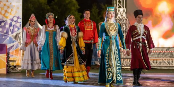 ​В Нижневартовске проходит большой фестиваль дружбы народов