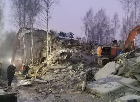 В Нижневартовске завершили демонтаж разрушенного дома