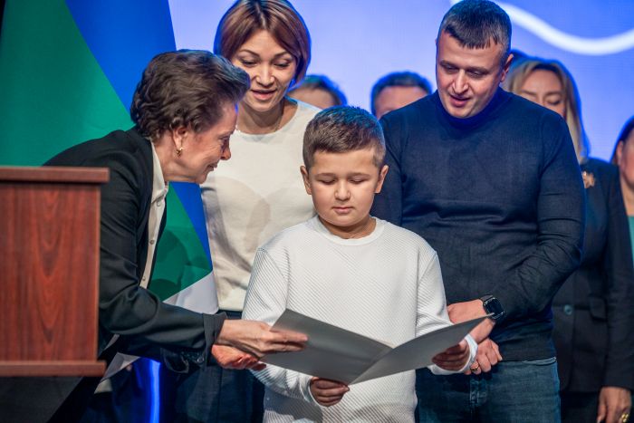 ​Наталья Комарова рассказала, как Югра прошла через 2023 год, объявила Год народного сплочения и запустила эстафету рукопожатий