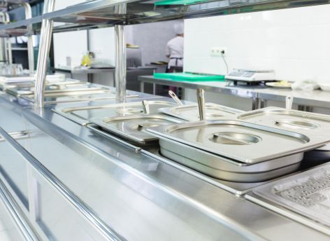 В детсады и школы Югры поставляли опасную продукцию