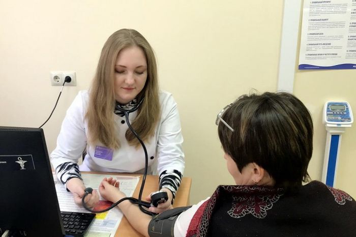 В села Тюменской области едут работать молодые медики