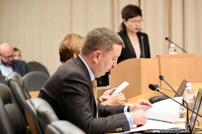 Половина на сферу образования: депутаты Думы Сургута согласовали бюджет на 2024 год