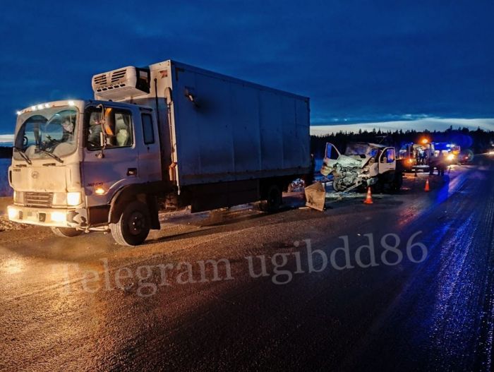 На автодороге «Югра» 52-летний водитель устроил аварию с двумя пострадавшими