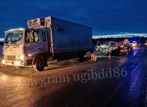 На автодороге «Югра» 52-летний водитель устроил аварию с двумя пострадавшими