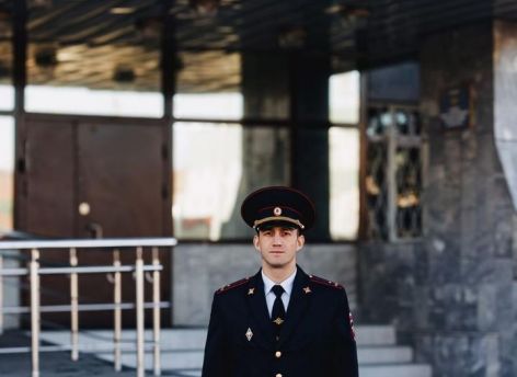 Наша служба и опасна и трудна. Артём Согоян 