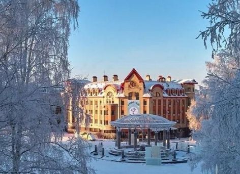 Жители Ханты-Мансийска остались без новогодней концертной программы