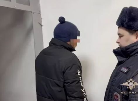На дебошира из ХМАО, «посадившего» самолет в Перми, завели уголовное дело