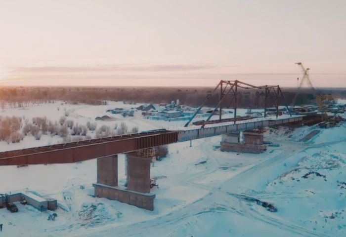 Строящийся мост через Обь в ХМАО готов на треть