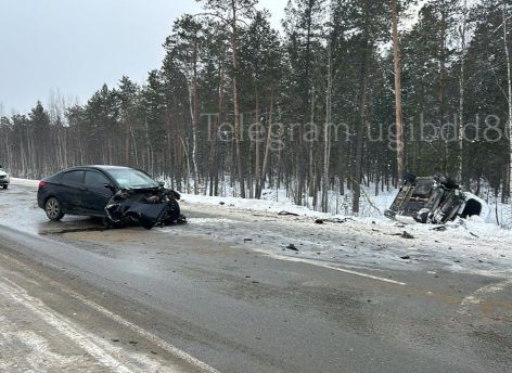 Трое взрослых и двое детей пострадали в ДТП в Нижневартовском районе