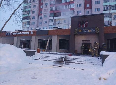 ​Крупный пожар в центре Сургута: сгорели кофейня и ресторан