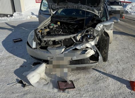 Водитель «Nissan» и его пассажир пострадали в ДТП в Нижневартовске