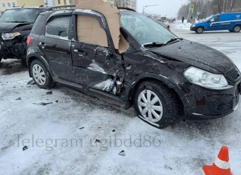 Автоледи из Нижневартовска устроила аварию и пострадала в ней