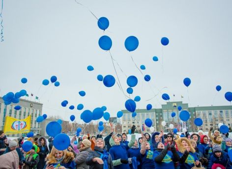 ​Сургутяне «Зажгут синим» в знак поддержки «Детей дождя»
