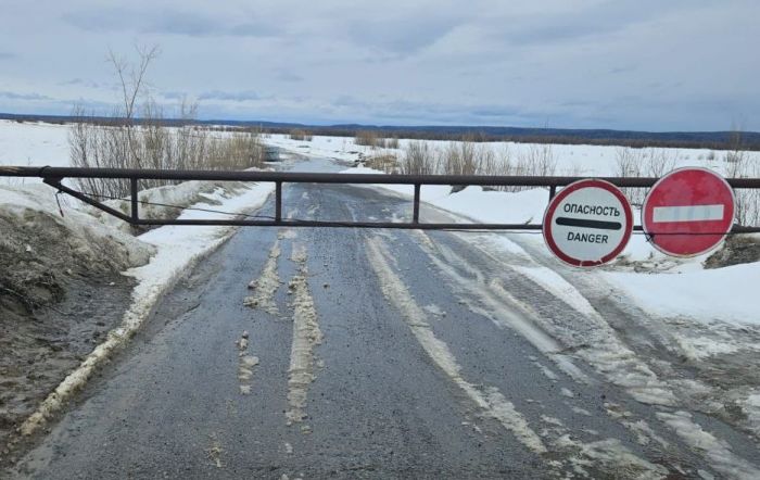 В Югре несколько машин застряло на закрытом зимнике