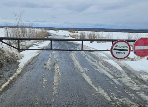 В Югре несколько машин застряло на закрытом зимнике
