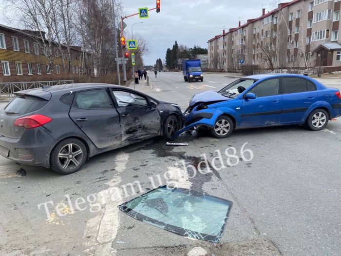 ​В столице ХМАО автоледи спровоцировала ДТП с пострадавшим