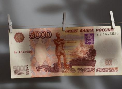 В Югре задержали работавших на курьеров мошенников