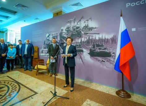 ​В сердце ВДНХ открылась выставка «Трудовые династии», созданная югорчанами по поручению президента