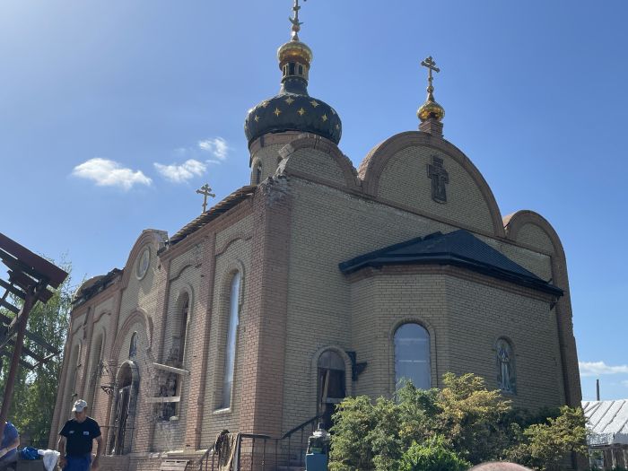 ​Югорчане помогают восстановить храм в Авдеевке