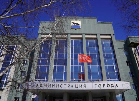 ​В Сургуте прошел парад ретромобилей в честь Дня Победы