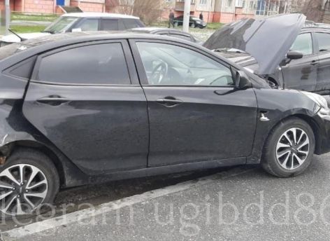 ​В Сургуте при столкновении двух авто пострадала женщина