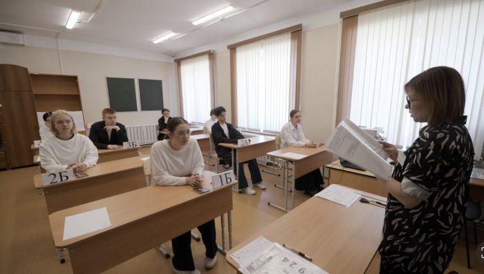 ​Почти 7,6 тысячи выпускников Сургута приступили к сдаче экзаменов