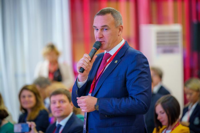 ​Руслан Кухарук с командой правительства Югры по итогам работы на ПМЭФ привлек 70 млрд рублей