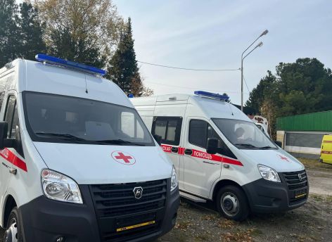В ХМАО скорой медицинской помощи привезли новые автомобили