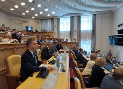 В Югре ввели дополнительные меры соцподдержки детей-сирот