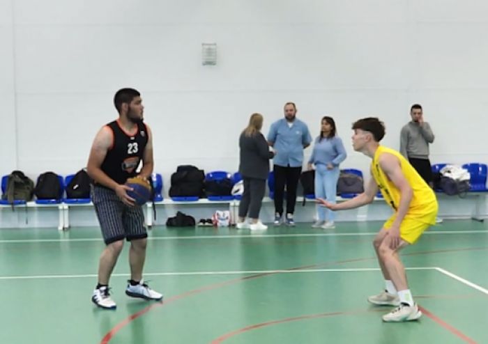 ​Спортсмены из ХМАО сыграли в фиджитал-футбол и баскетбол