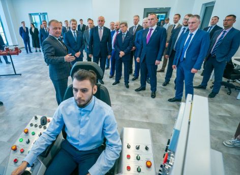 Министру энергетики России показали югорский филиал Пермского политеха
