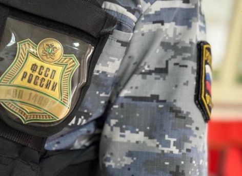 В России всем судебным приставам разрешили применять силу и оружие
