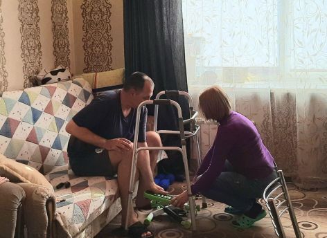 В тюменских «приемных» семьях проживают 300 пожилых людей и инвалидов
