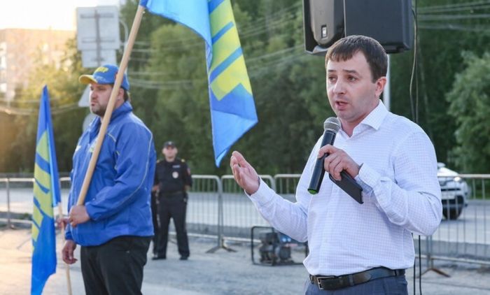 ​В Думе ХМАО предложили запретить мигрантам работать курьерами