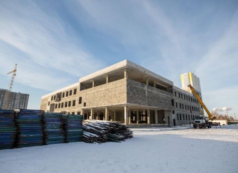 Строительная готовность школы в 20А микрорайоне Сургута составила 26%