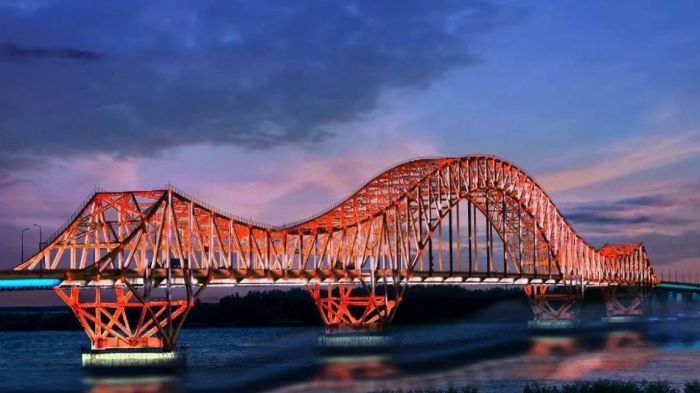 ​Мосту «Красный дракон» в Ханты-Мансийске исполнилось 20 лет