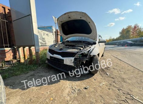 Молодая девушка на Toyota не уступила дорогу и устроила ДТП в Сургуте