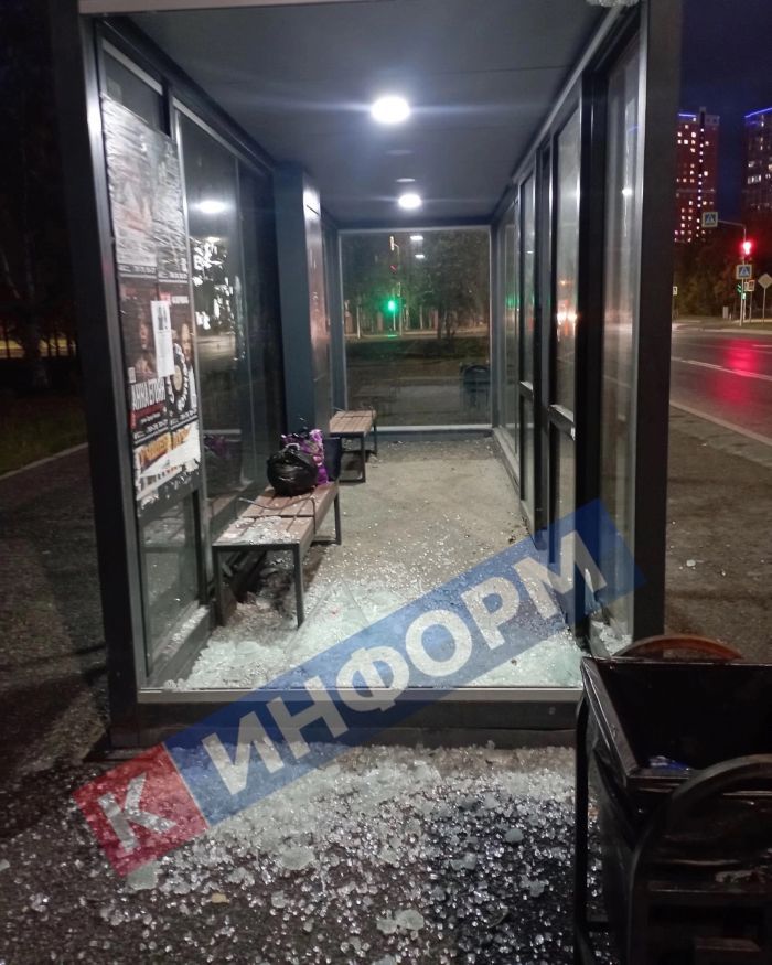 ​В Сургуте малолетние вандалы сами себя «сдали» во время порчи остановки