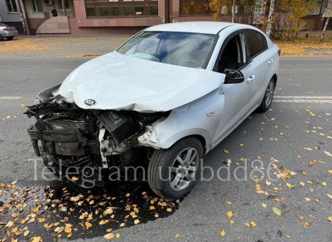 В Сургуте водитель без прав спровоцировал автоаварию