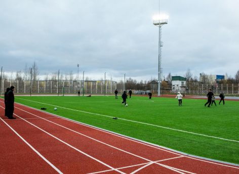 В поселке Солнечный Сургутского района отремонтировали стадион