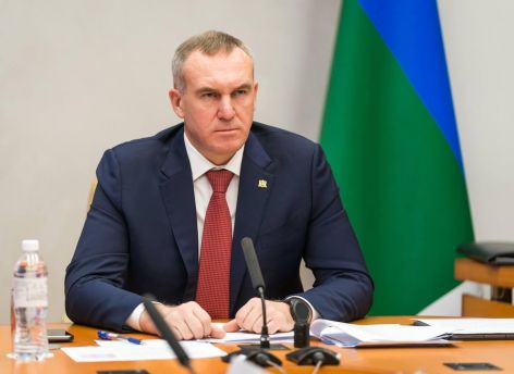Югорчанам представили новый состав окружного правительства // КАРТОЧКИ