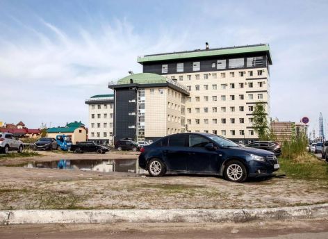 Проблемы с нехваткой парковок у медучреждений обсудили в Думе Сургута