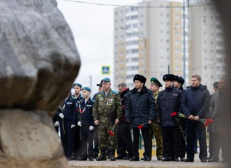 В Сургуте заложили камень для Сквера памяти героев, погибших при исполнении долга