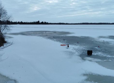 В Сургутском районе выясняют обстоятельства гибели рыбака, который провалился под лед