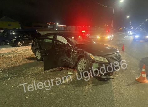 Трое пострадавших: в столице ХМАО автоледи занесло на встречку