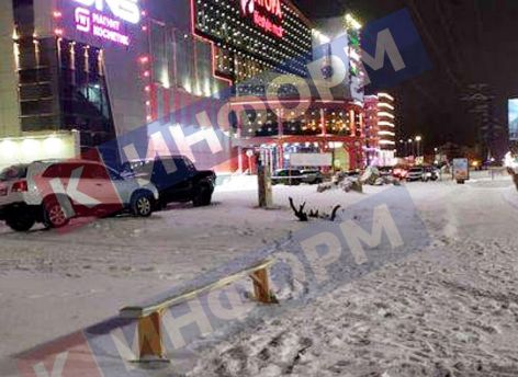 Сургутяне заметили скамейку вместо остановки возле ТРЦ «Агора»