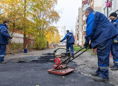 ​В 2024 году в Сургуте обновили 13 дворов, план на следующий год – 15 территорий