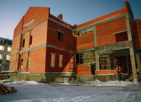 Новый корпус Югорского политехнического колледжа будет открыт к началу сентября 2025 года