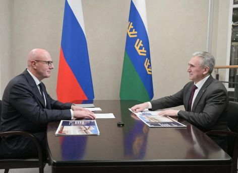 Чернышенко и Моор обсудили развитие науки, образования и спорта в Тюменской области